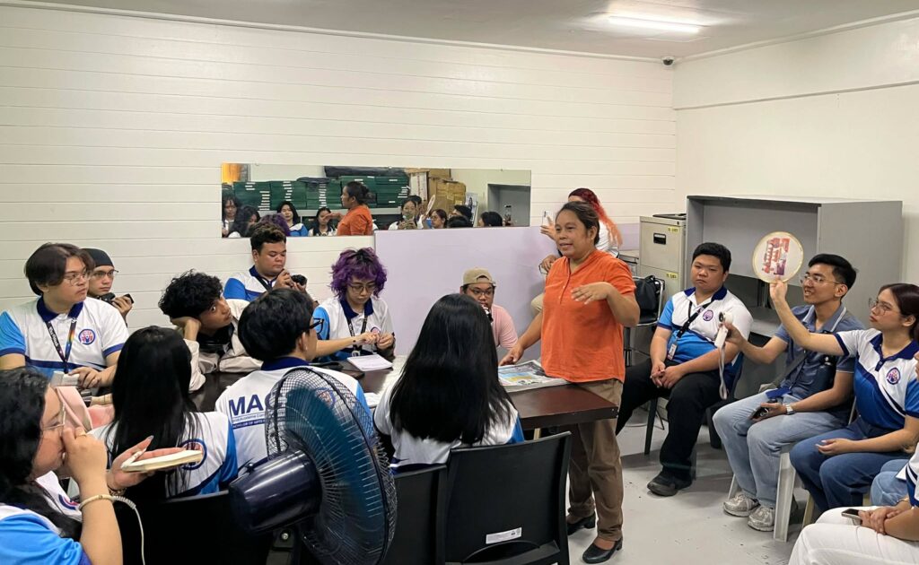 Ms Cristina e Alivio editor in chief of sunstar davao engages mapúa mcm ba comm students in a discussion on newsroom operations journalism practices and the evolving media landscape during the ba comm industry visit at the sunstar davao office