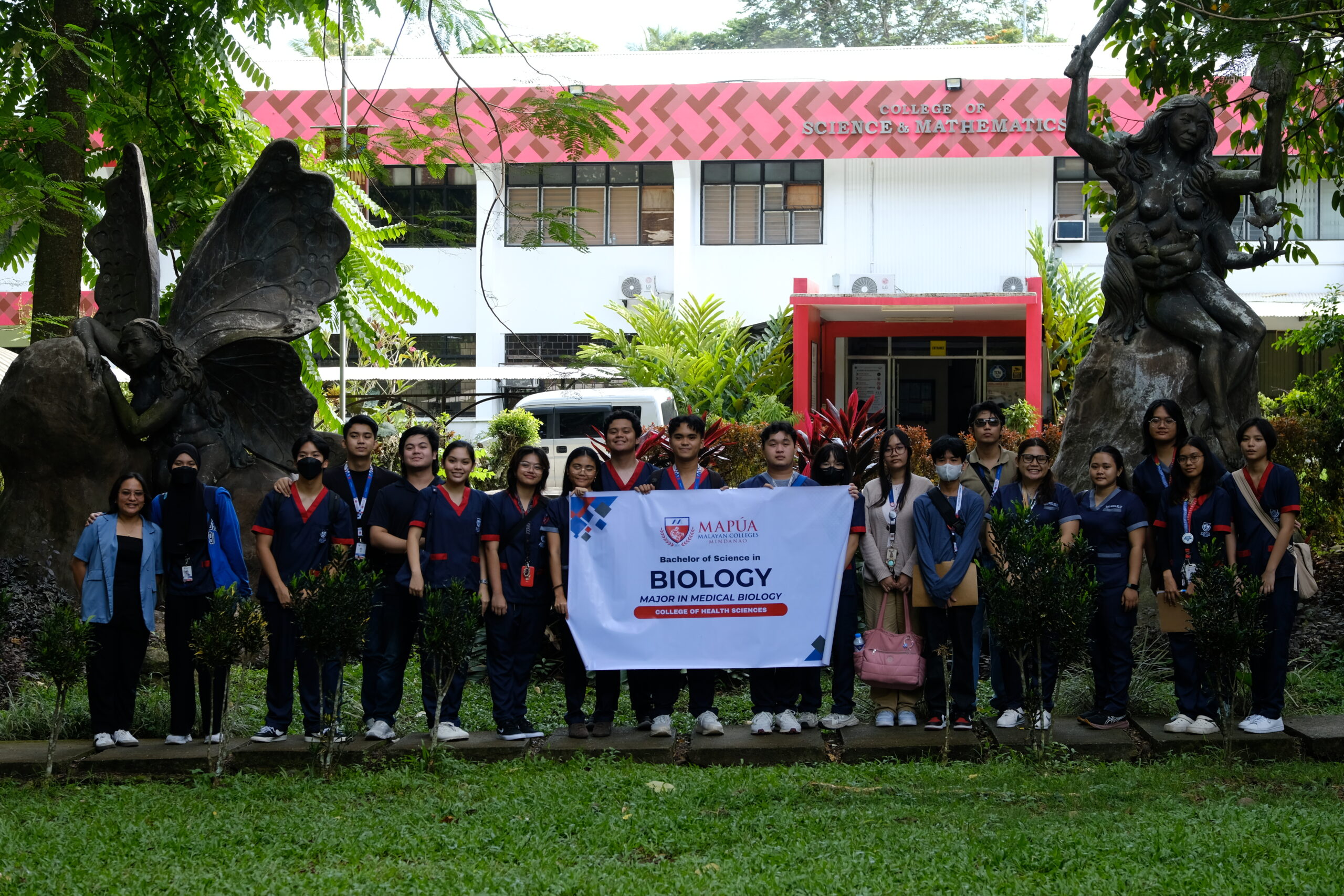 1 | Mapúa Malayan Colleges Mindanao Mapúa mcm bachelor of science in biology major in medical biology students pose for a group photo during their educational visit to the philippine genome center mindanao